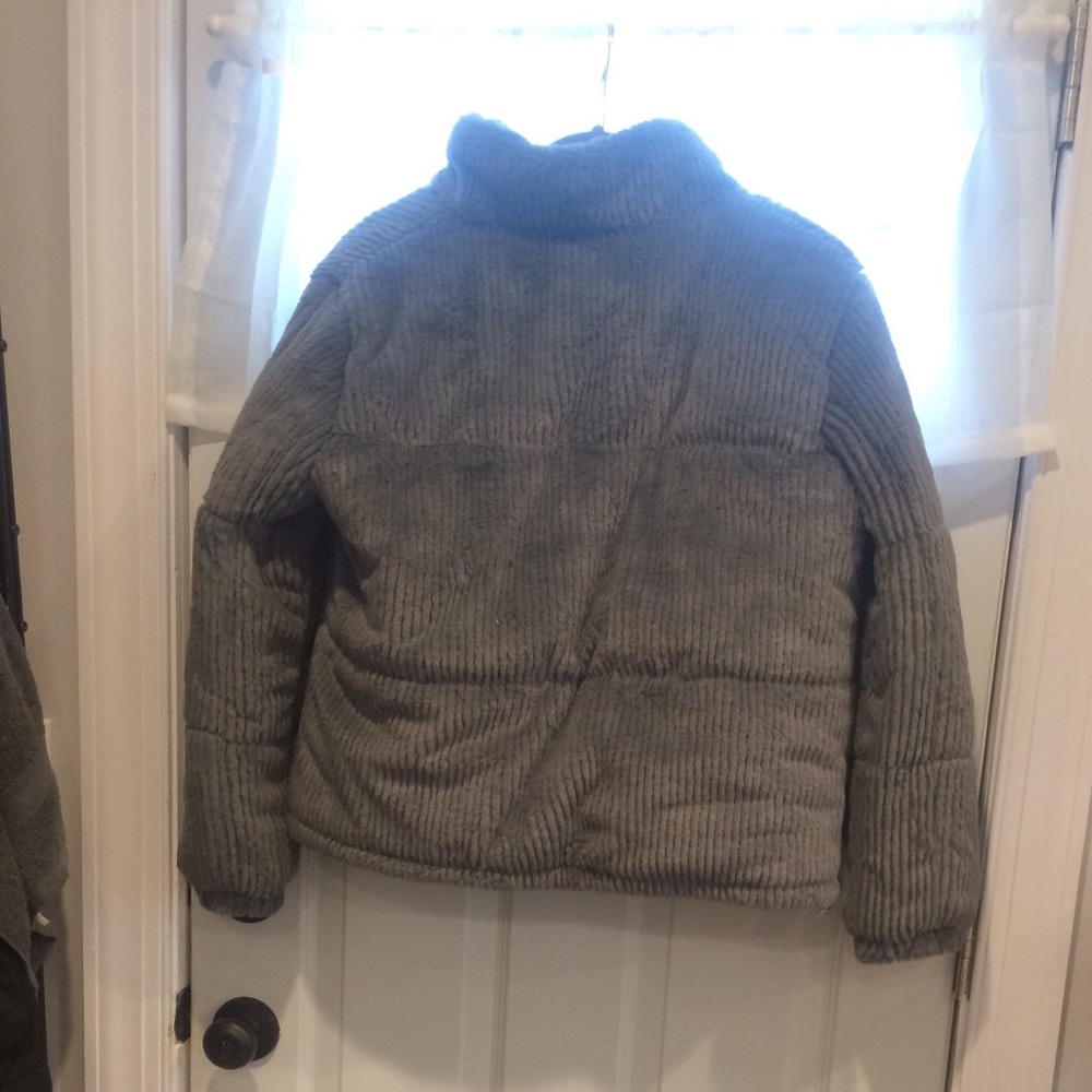 New with tag ribbed faux fur buffer - Picture 4 of 16